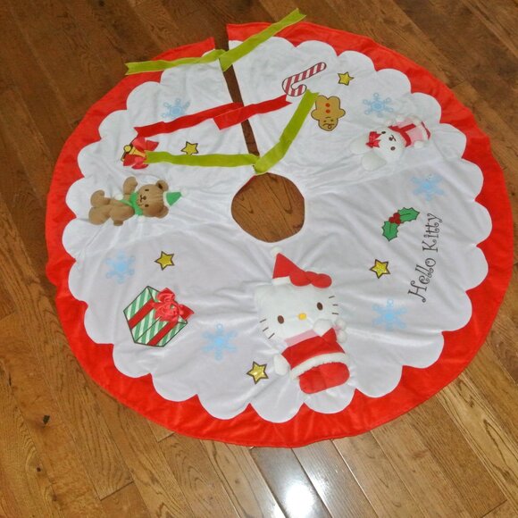 HELLO KITTY Vintage Christmas Tree Skirt - Picture 4 of 8
